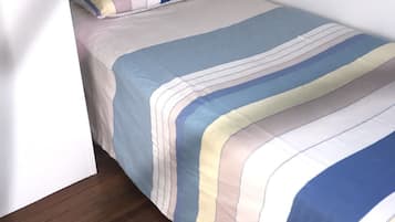 3 bedrooms, iron/ironing board, bed sheets
