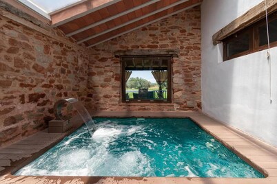 Casa del Palomar With Spa and Shared Pool for 6
