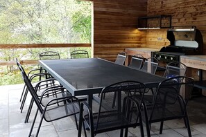 Villa | Kültéri étkezés
