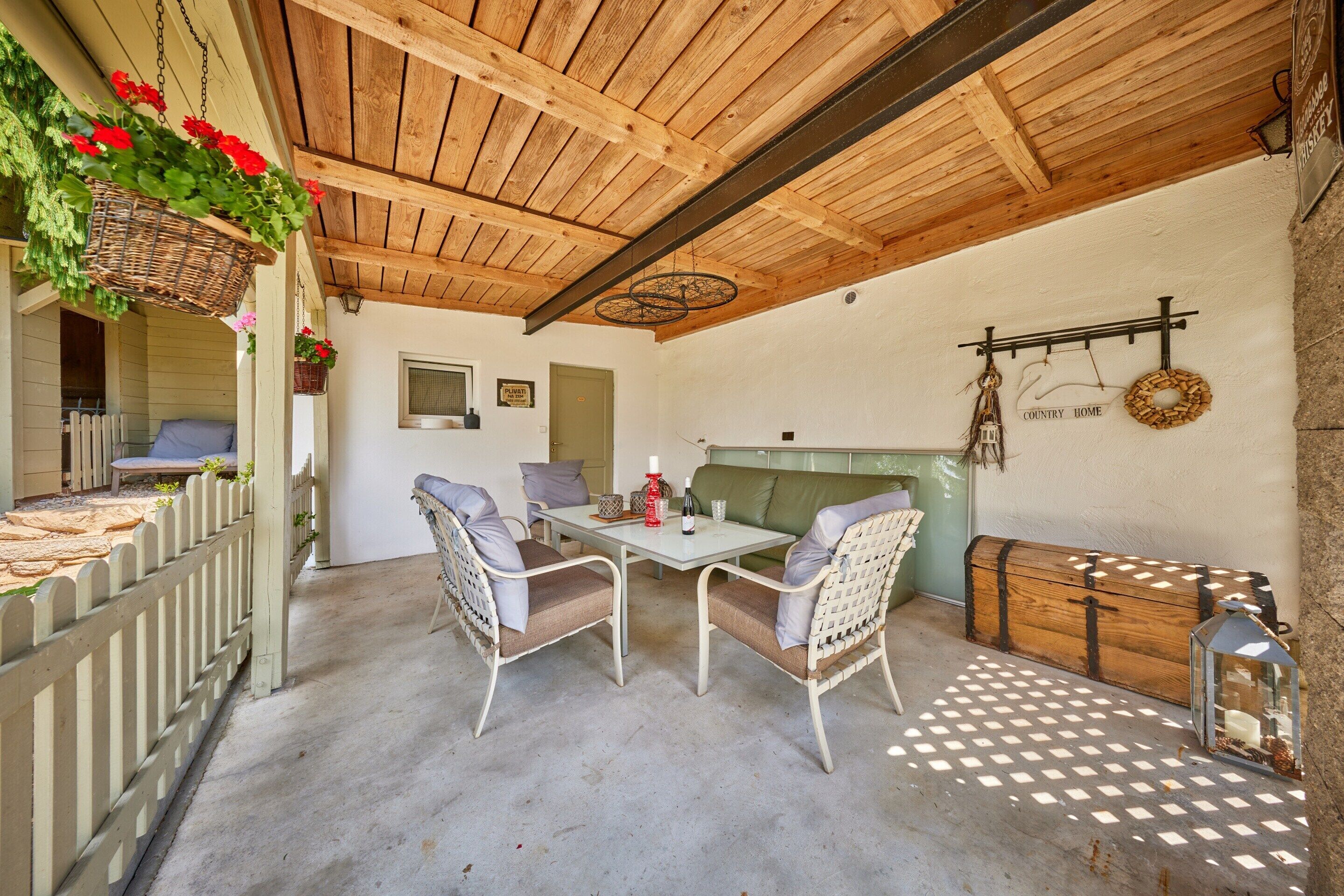 Villa | Outdoor dining