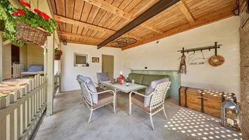 Villa | Outdoor dining