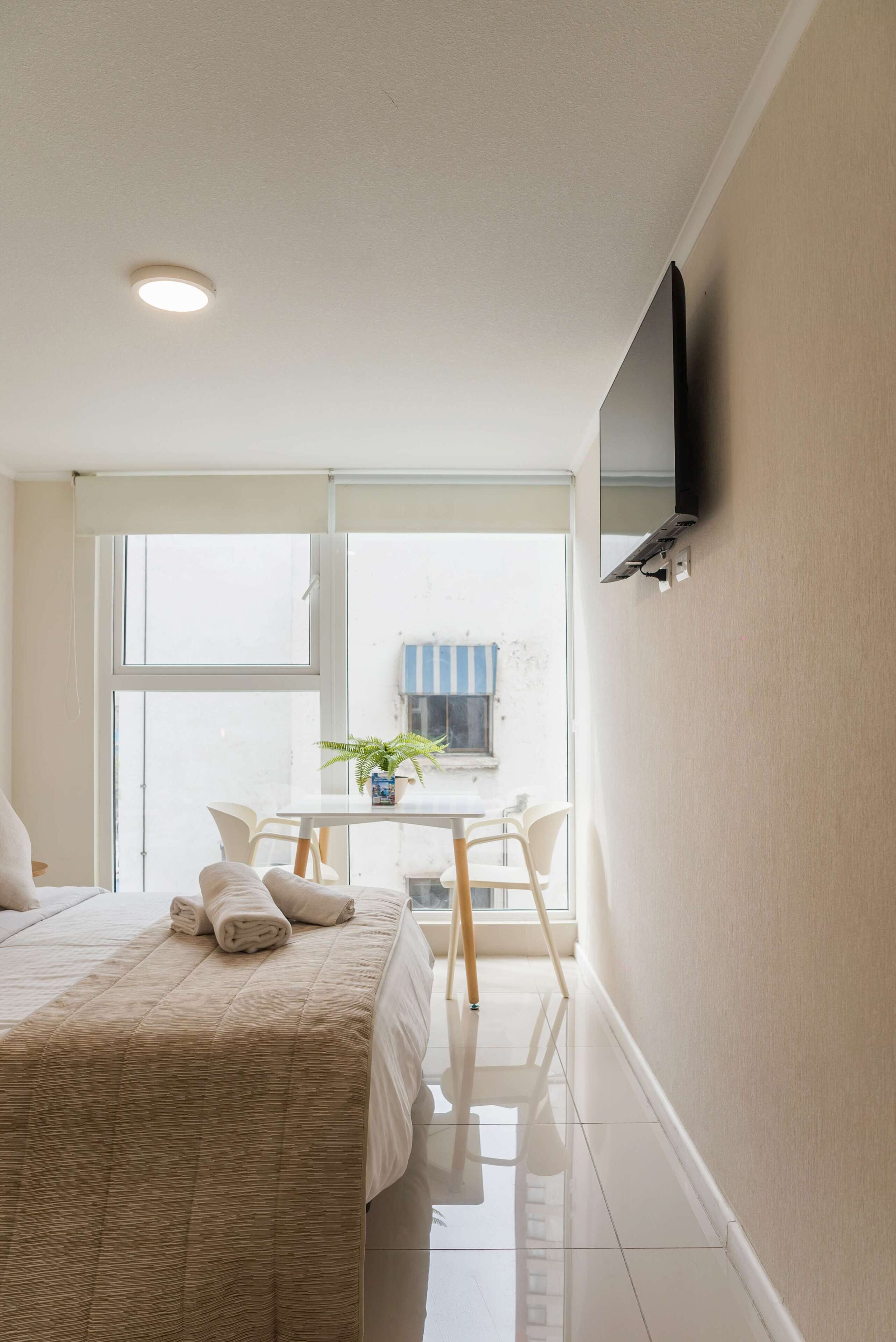 Iron/ironing board, WiFi, bed sheets