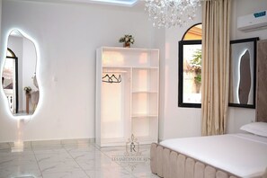 4 Schlafzimmer, BĂŒgeleisen/BĂŒgelbrett, WLAN, BettwĂ€sche