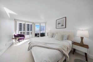 3 bedrooms, desk, iron/ironing board, WiFi