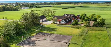 House | Sports court