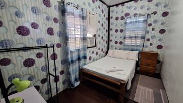 2 bedrooms, iron/ironing board, free WiFi