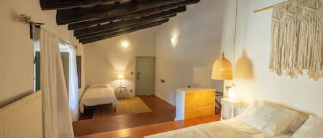 7 habitaciones, wifi y ropa de cama