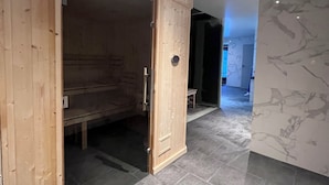 Sauna - Jules & Leonard room in Château Camus (Montmarault)