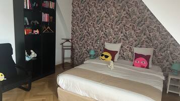 2 Schlafzimmer, BĂŒgeleisen/BĂŒgelbrett, Reisekinderbett, Internetzugang