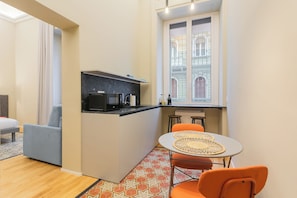 Basic Apartment | In-room dining - Cognetti Suites by Wonderful Italy (Bari)