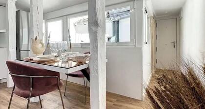 Chic Penthouse with Urban Charm & Rooftop
