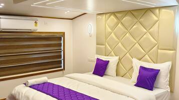 Habitación Deluxe doble, vistas al lago | Ropa de cama de alta calidad y ropa de cama