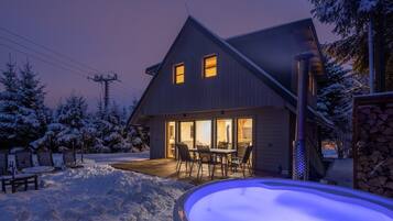 Villa | Outdoor dining