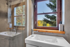 Villa | Bathroom