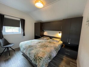 House | 3 bedrooms, individually furnished, bed sheets