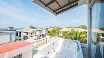 Studio, Balcony, Partial Sea View | Tab mandi berpancutan