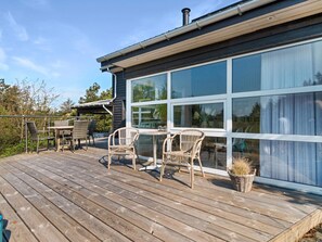House | Outdoor dining