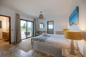 5 bedrooms, in-room safe, iron/ironing board, free WiFi