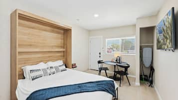 1 bedroom, iron/ironing board, free WiFi, bed sheets