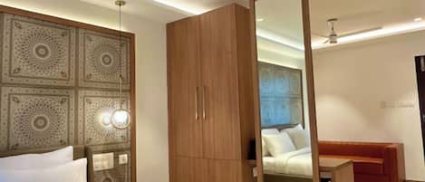 Superior Double Room | Soundproofing, iron/ironing board, free WiFi, bed sheets