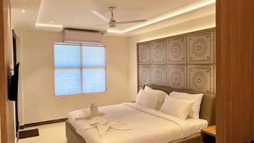 Superior Double Room | Soundproofing, iron/ironing board, free WiFi, bed sheets