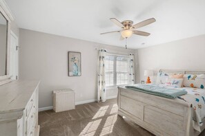 2 habitaciones, escritorio, wifi gratis y ropa de cama