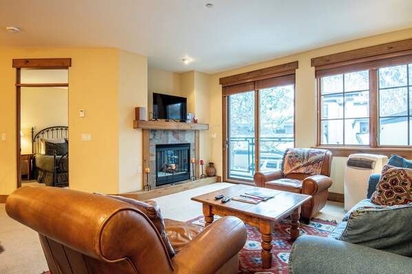 TV - Westridge Condo 11- Close to Downtown and Bald Mt Lifts (Ketchum)