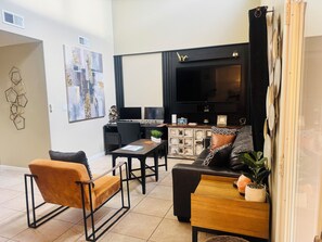 Smart-TV, bøker og PC-skjermer