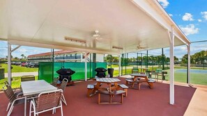 Outdoor dining - Pelican Inlet B111-Pet Friendly & Boat Parking (St. Augustine)