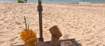 Charming bungalow with WiFi and AC 500 meters from beautiful Phra Ae Beach