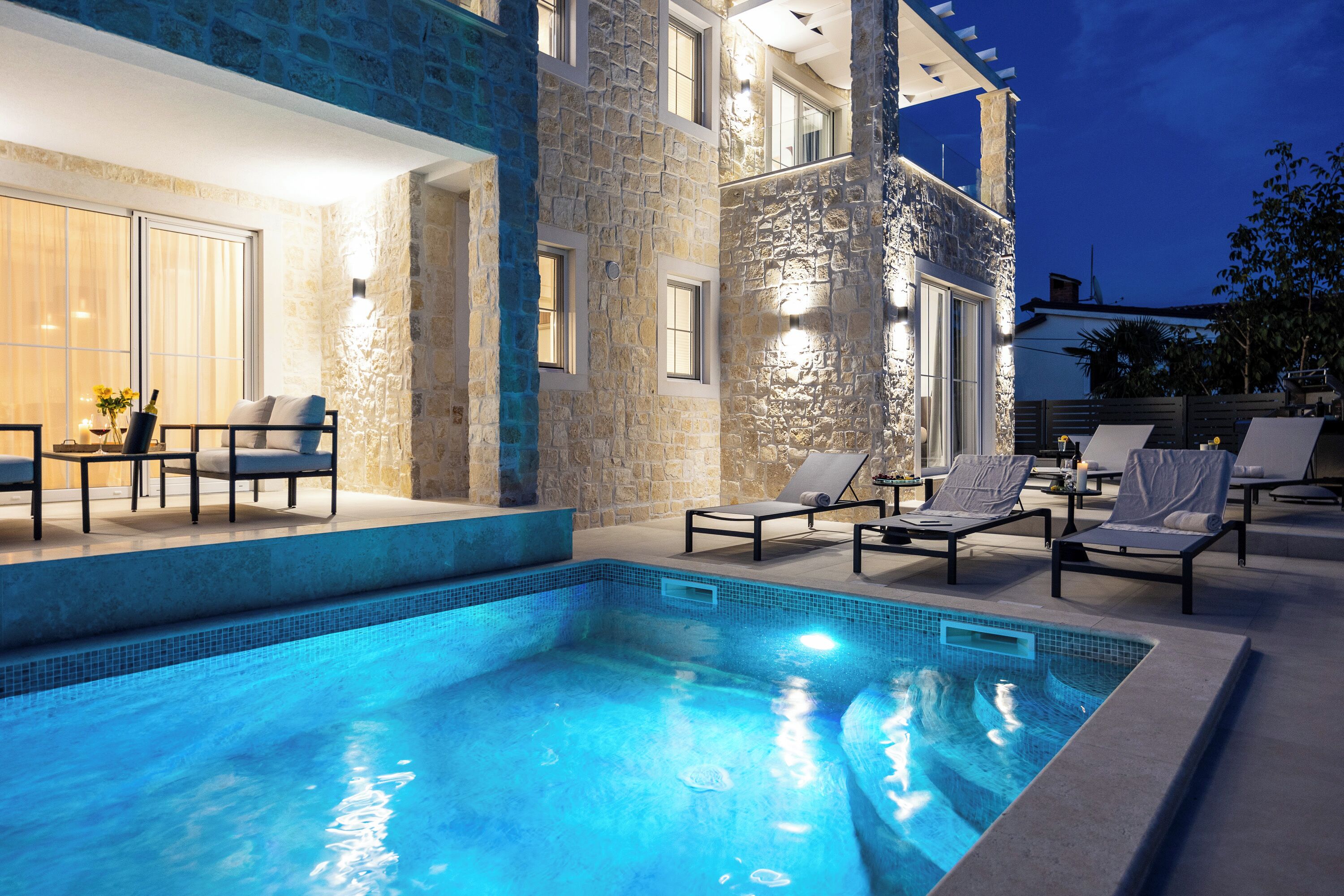 Outdoor pool, a heated pool