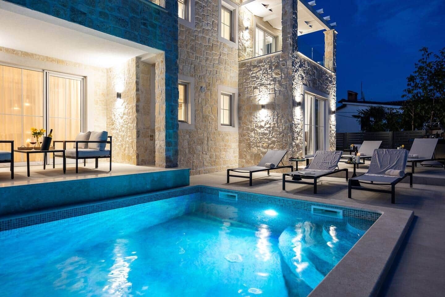 Piscine extérieure, piscine chauffée