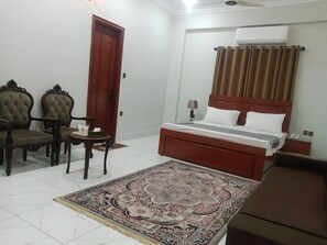 Deluxe Double Room | Free WiFi - The Hotel 786 (Sukkur)