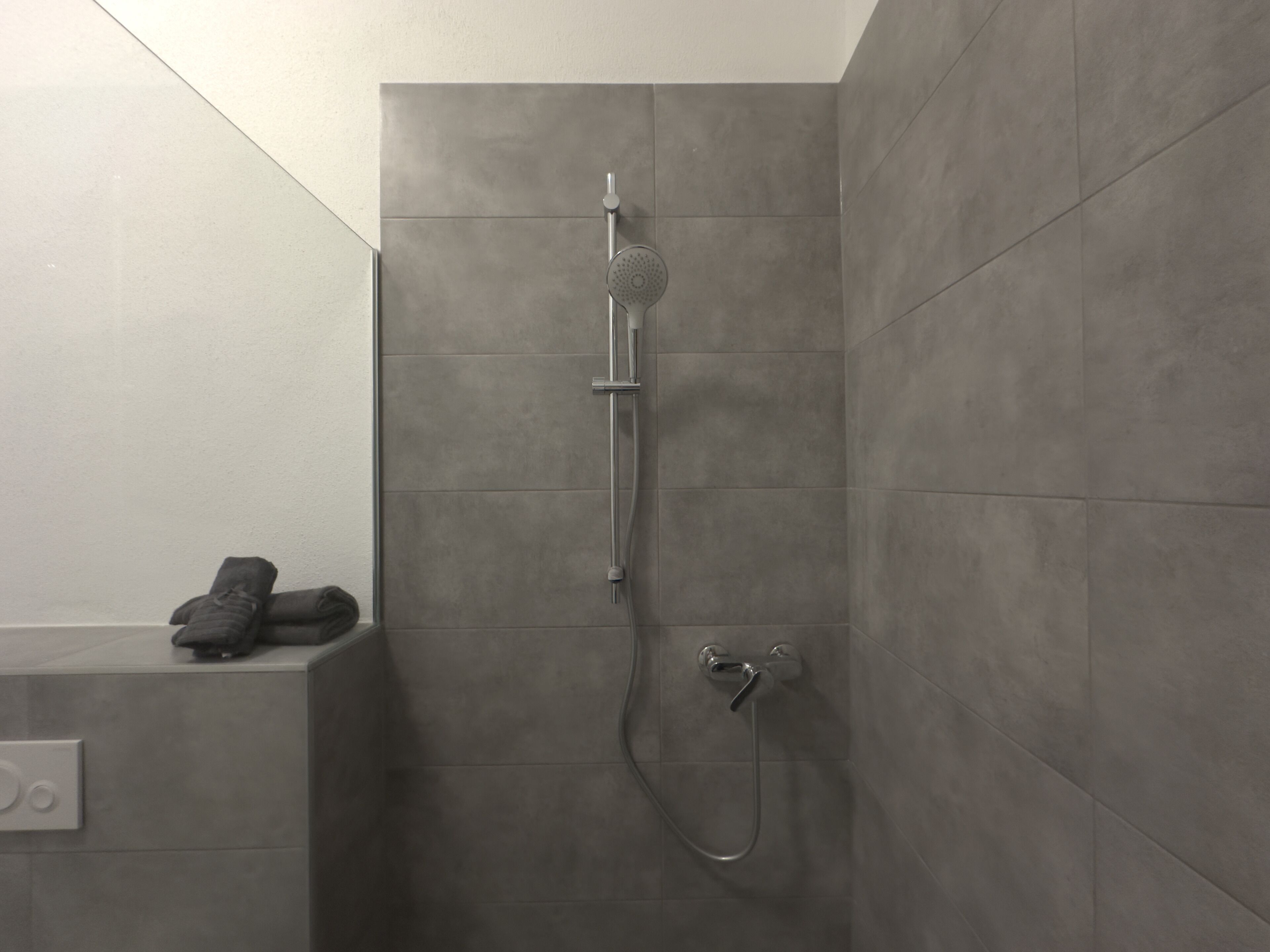 Dusche, Handtücher, Seife, Toilettenpapier