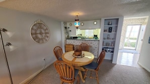 Dining - Tradewinds 151 1 Bedroom Condo (St. Augustine)
