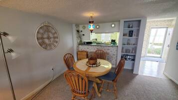 Condo, 1 Bedroom | Dining