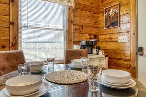 Dining - Greenbrier Woods 2 Bedroom Cabin (Gatlinburg)