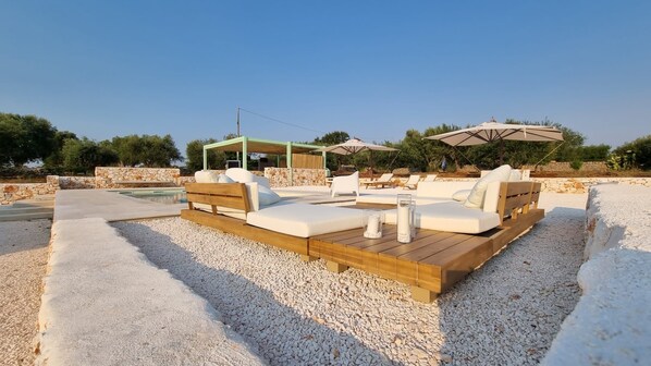 Outdoor spa tub - IL TRULLO DELL' AIA charming trullo with swimming pool among olive trees and orchard (Puglia)
