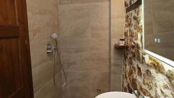 Double or Twin Room | Bathroom