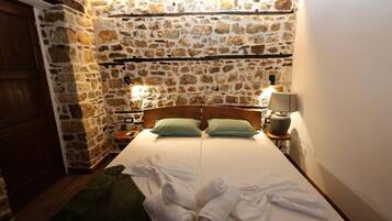 Double or Twin Room | Free WiFi