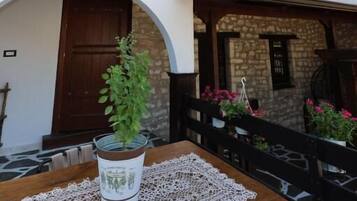 Mặt tiền nơi lưu trú