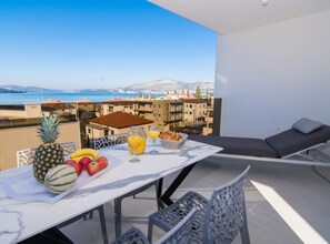 Exterior - Luxury Stay With Swimming Pool and Prime Location in Trogir (Okrug)