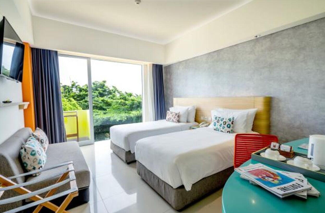 เครื่องนอนระดับพรีเมียม, เต  ียงพร้อมฟูกเสริมที่นอน, ตู้นิรภัยในห้องพัก