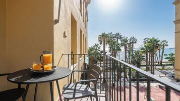 Apartamento Deluxe, vistas al mar | Terraza o patio