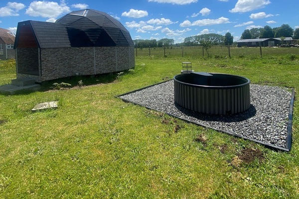 Bañera de hidromasaje exterior