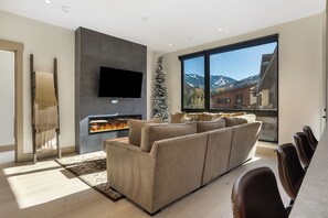 Smart TV, fireplace - New Mtn Modern Westin Riverfront Amenities | OR106 (Avon)