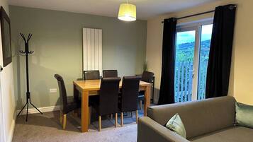 Apartment | Living area | TV