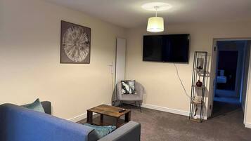 Apartment | Living area | TV