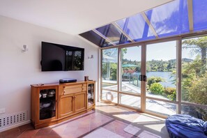 TV / Music Room