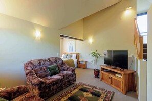 Unclassified image, 5 of 24, button - The Boat Shed - Lake Ōkareka Views, Sleeps 4 (Rotorua)